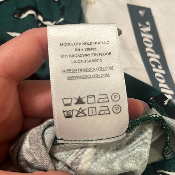 ModCloth NWT Wrap Skunk shirt - Picture 5 of 5